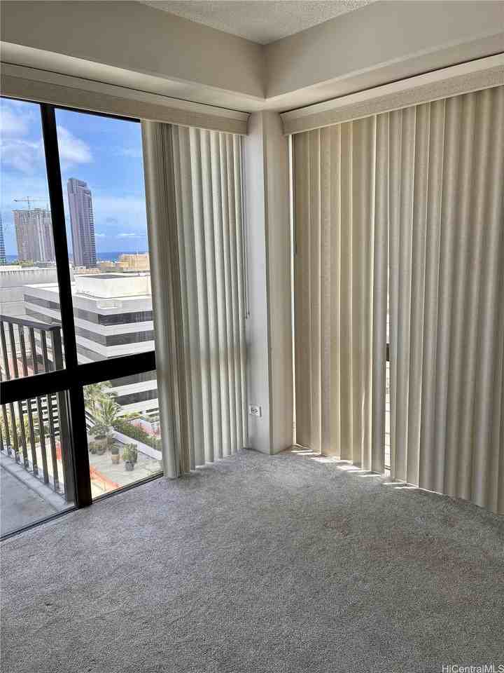 225 Queen St #14B - Photo 6 of 20