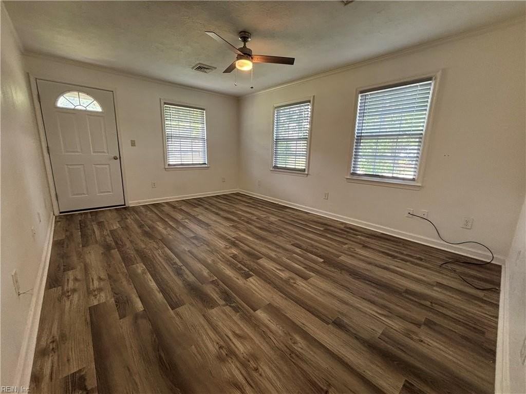 2514 Livesay Rd - Photo 2 of 22