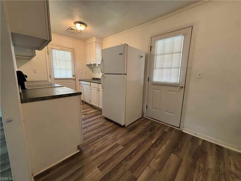 2514 Livesay Rd - Photo 5 of 22