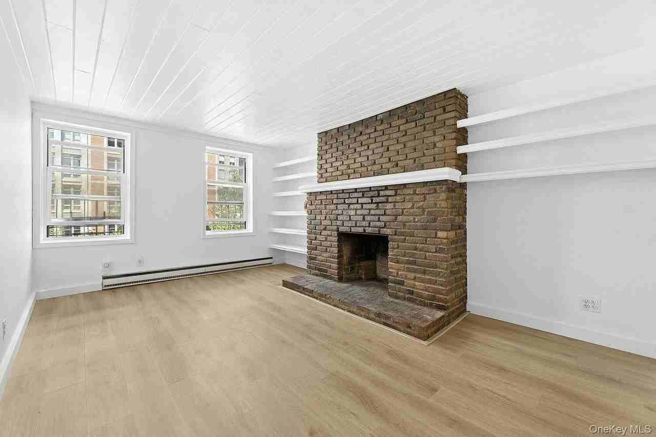 282 Hudson St #2 - Photo 3 of 9