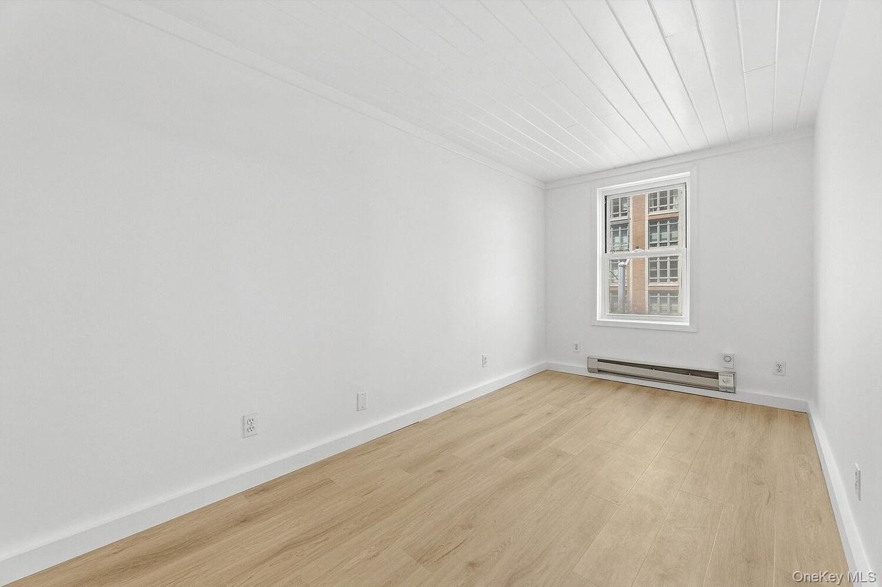 282 Hudson St #2 - Photo 6 of 9