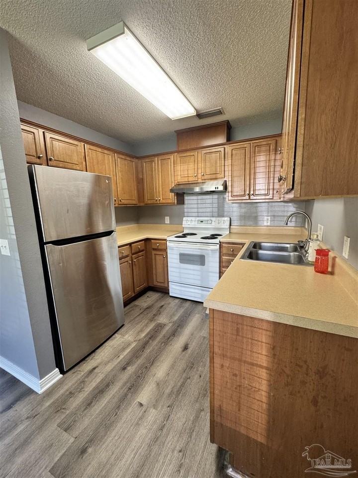 9511 Sandpiper St - Photo 7 of 18