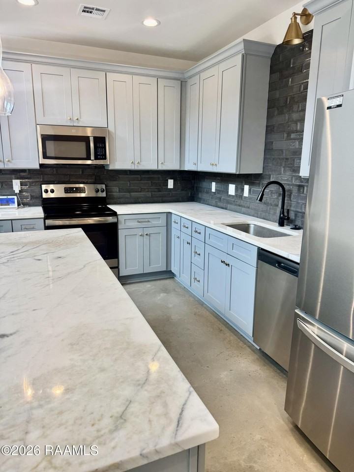 512 Highland Oaks Ln - Photo 5 of 14