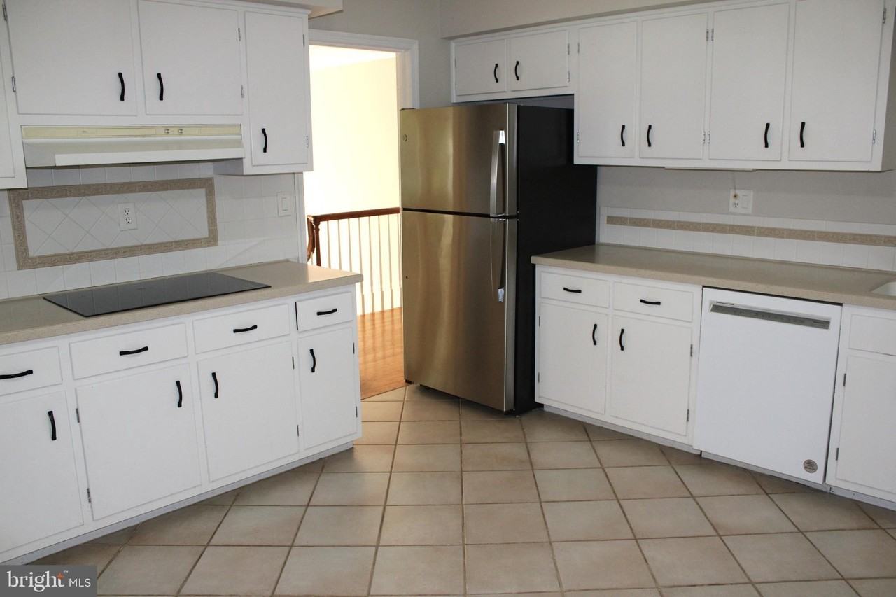 3606 Barkley Dr - Photo 3 of 42