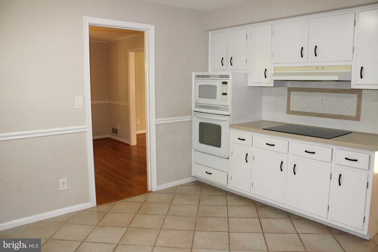 3606 Barkley Dr - Photo 4 of 42