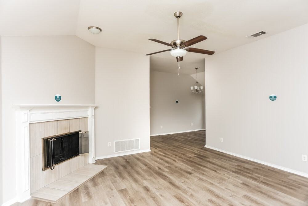 822 Astaire Ave - Photo 4 of 15