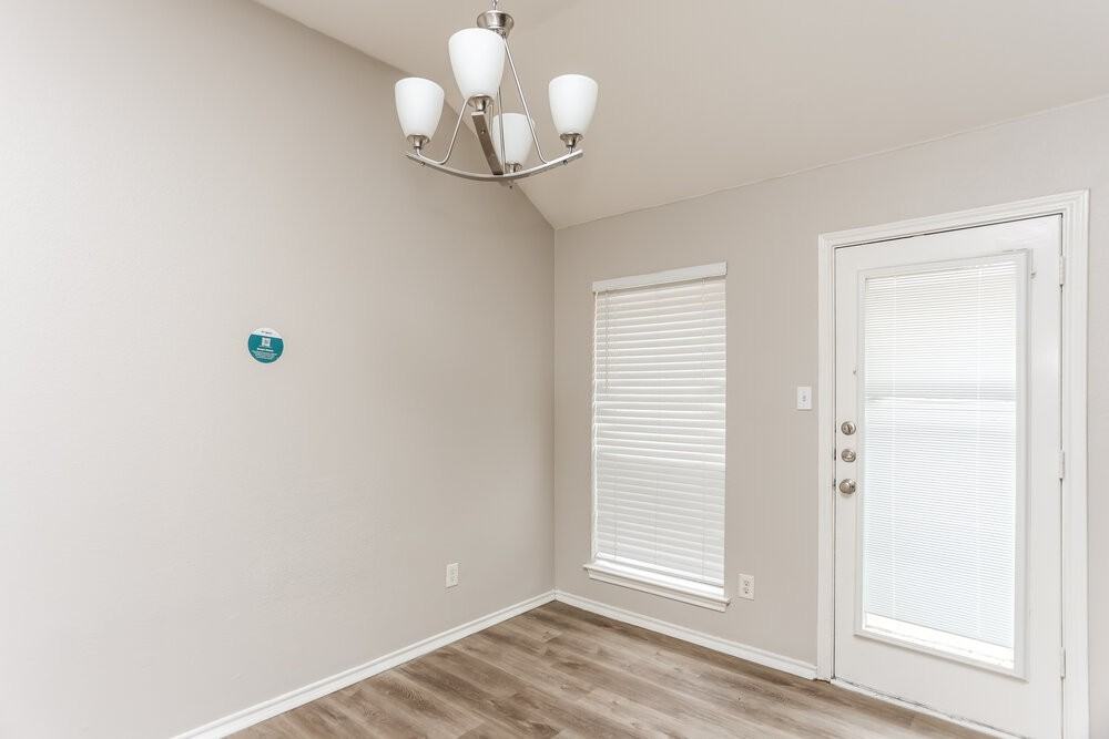 822 Astaire Ave - Photo 5 of 15