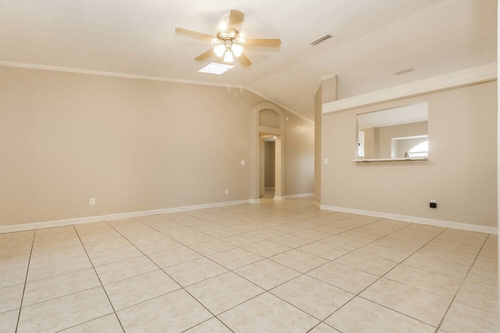 2702 Woodstream Cir - Photo 3 of 16