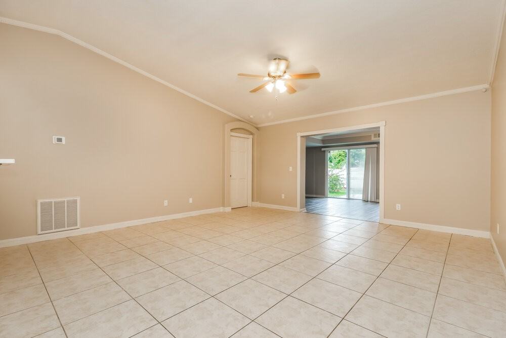 2702 Woodstream Cir - Photo 6 of 16