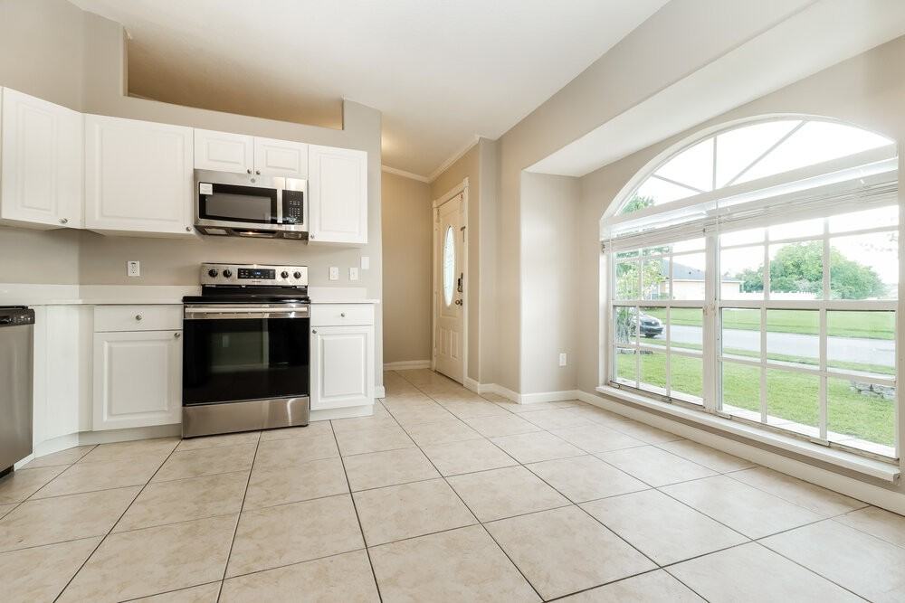2702 Woodstream Cir - Photo 7 of 16