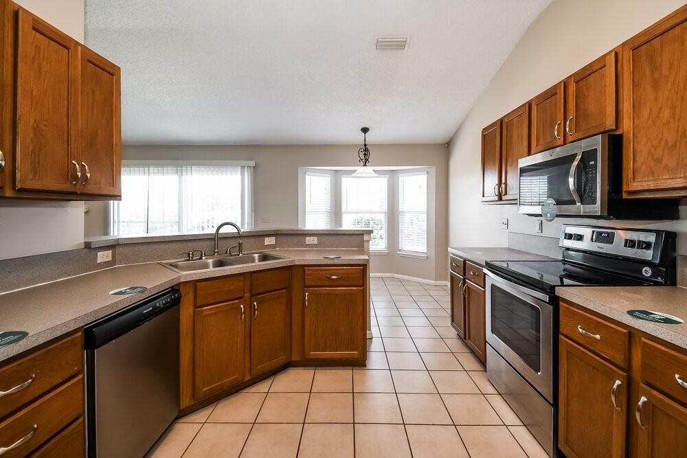 413 Cottage Cove Ct - Photo 7 of 16