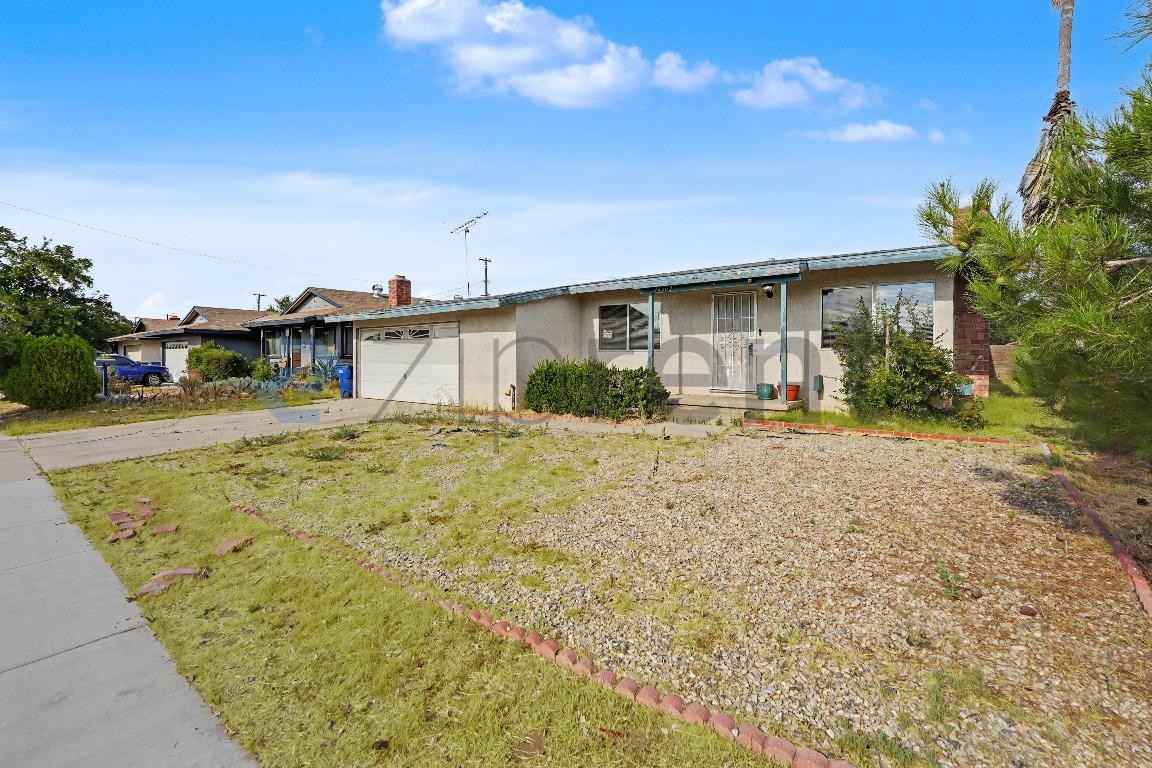 44302 Kirkland Ave - Photo 4 of 25