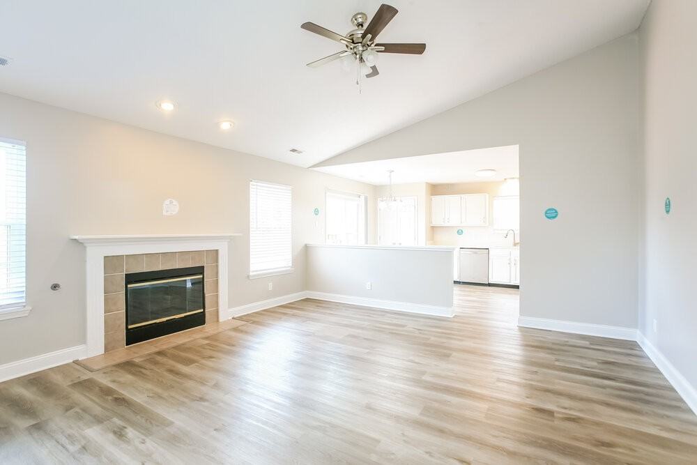 1015 Redwood Dr - Photo 5 of 16