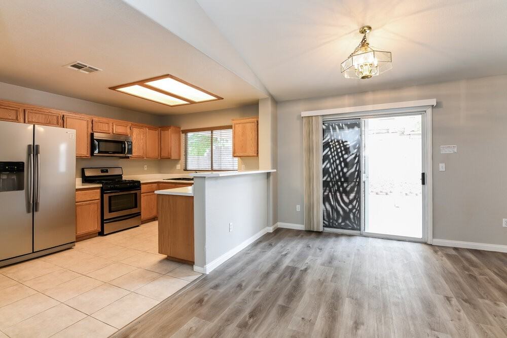 1113 Nordyke Ave - Photo 6 of 16