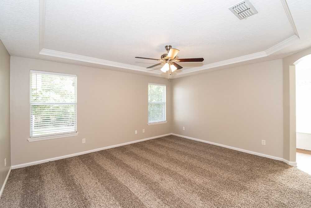 299 Thornbrook Ct - Photo 7 of 14