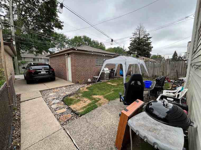 5126 W Cullom Ave #G - Photo 2 of 10