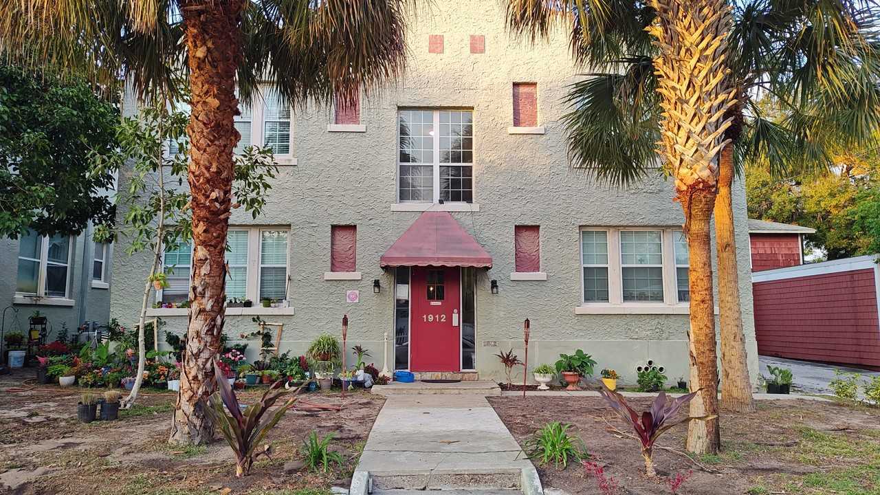 1912 7th Ave W #13