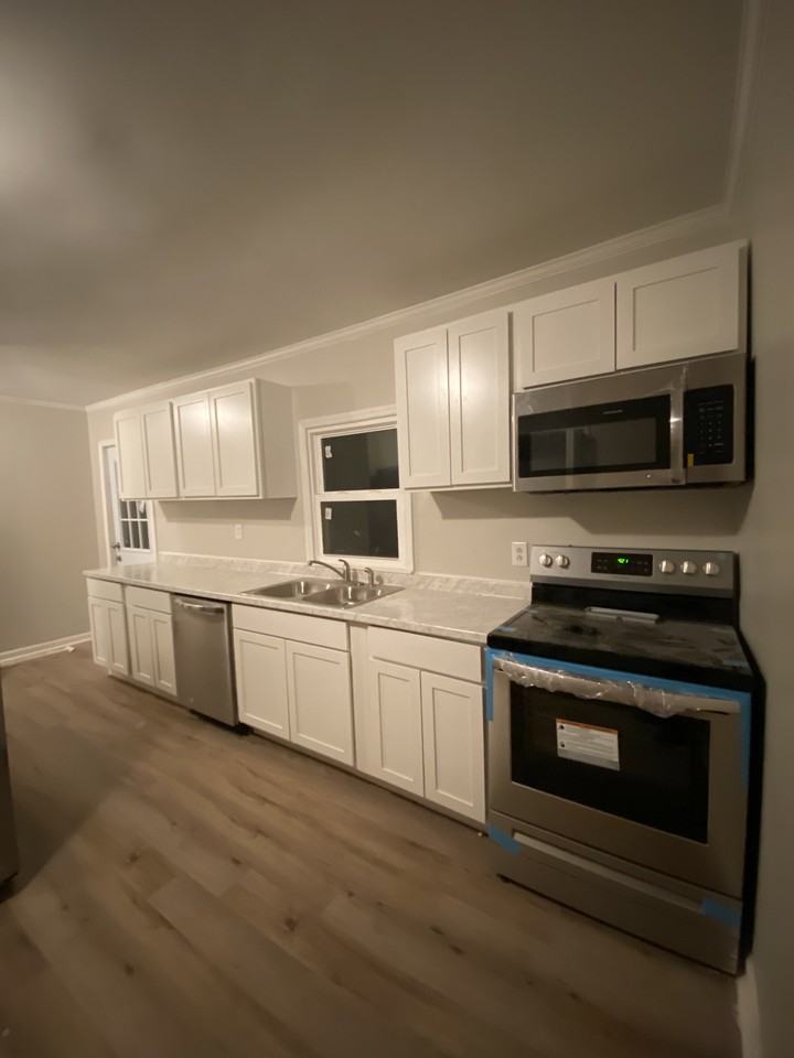 135 Mill Rd - Photo 5 of 6