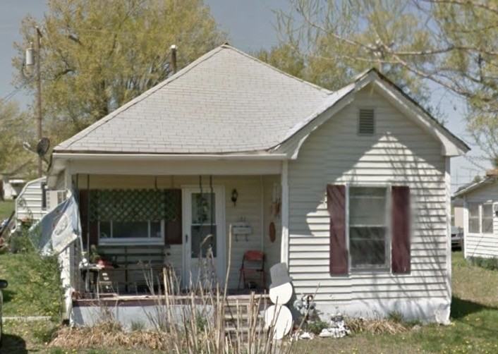 1143 N Forest Ave - Photo 2 of 6