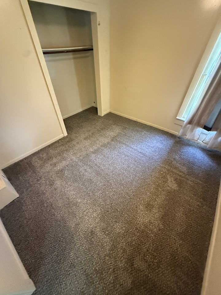 1143 N Forest Ave - Photo 4 of 6