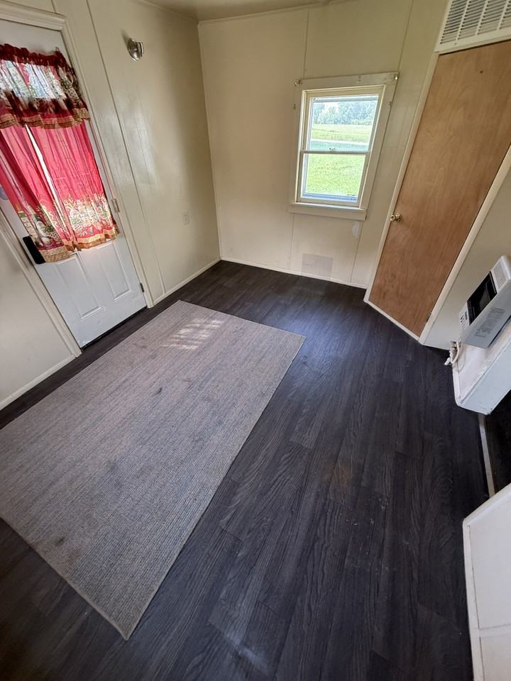 1143 N Forest Ave - Photo 5 of 6