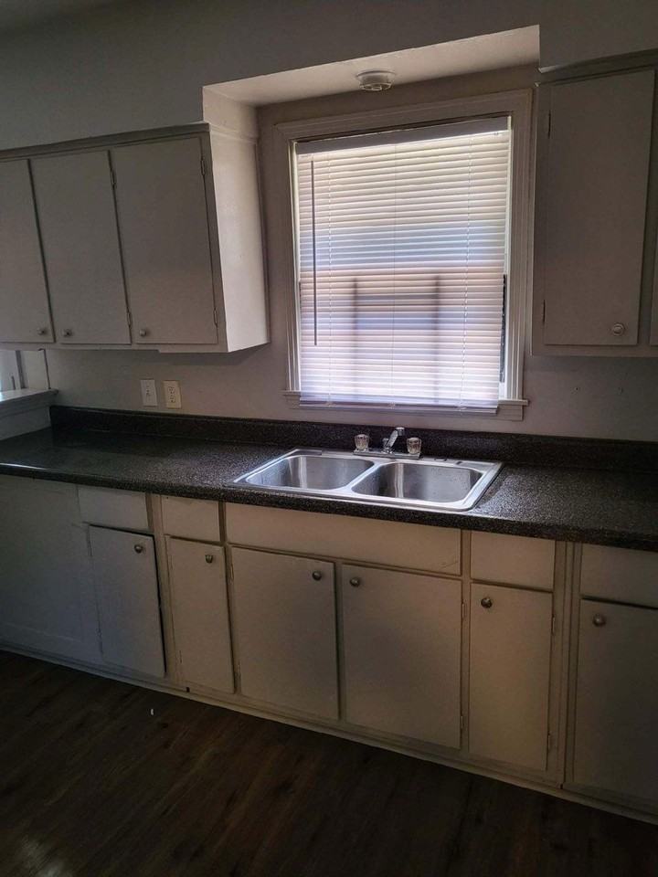 1601 Haywood Ave - Photo 5 of 15