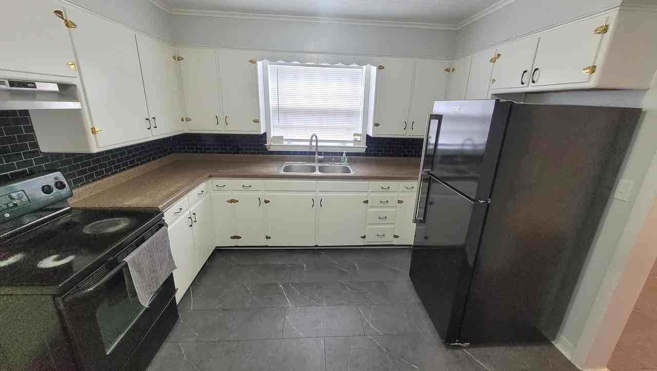 304 N 12th St #2 - Photo 2 of 17