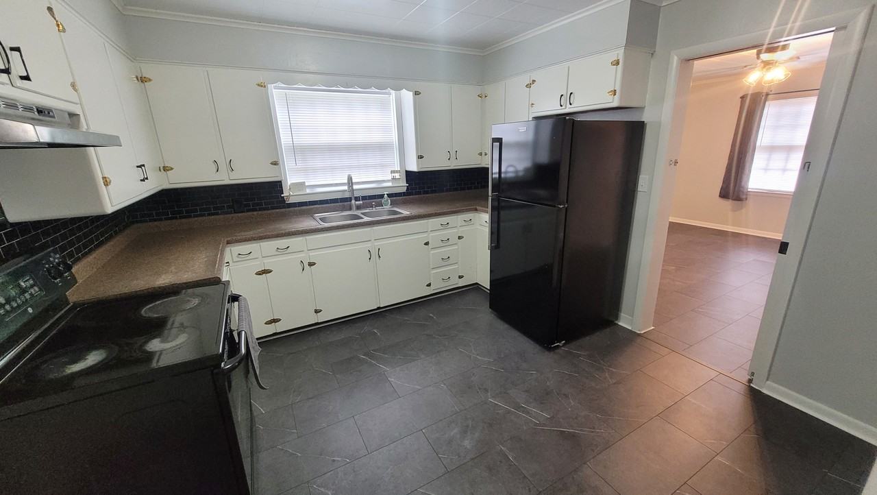 304 N 12th St #2 - Photo 3 of 17