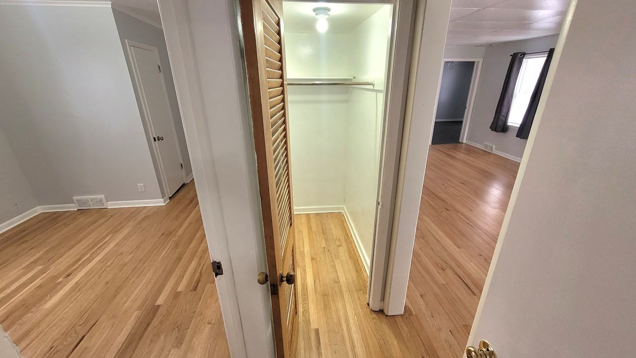 304 N 12th St #2 - Photo 6 of 17