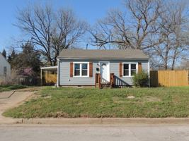 featured image of 4961 W 1st St