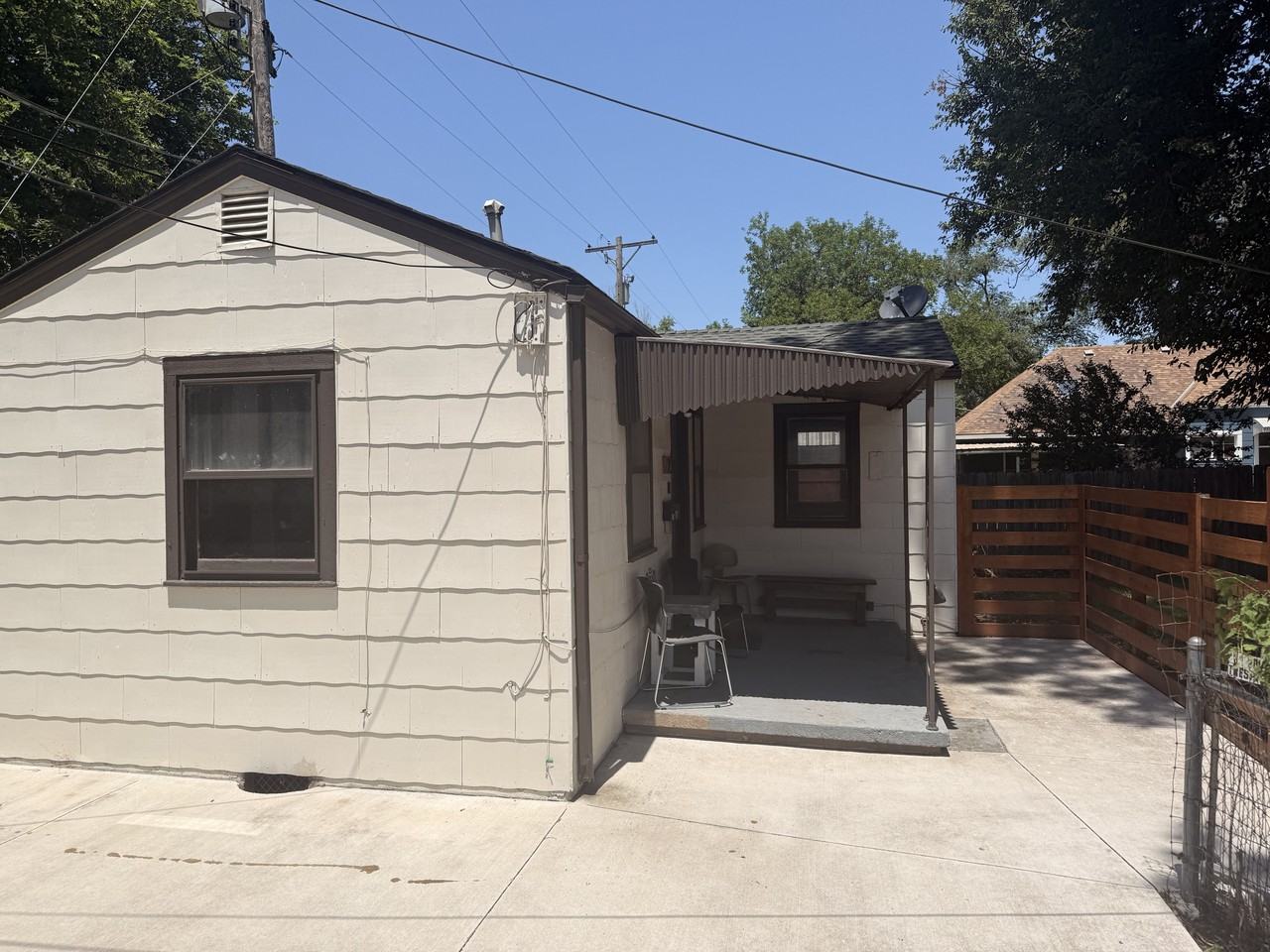 235 S Vine St - Photo 3 of 18