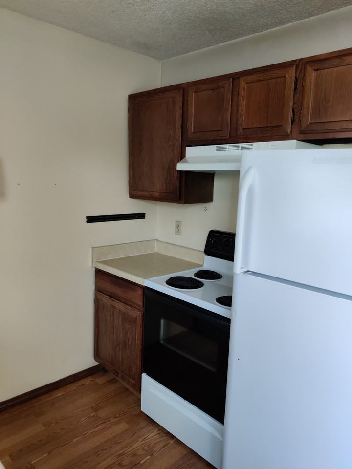 1726 S Cypress St #103 - Photo 2 of 4