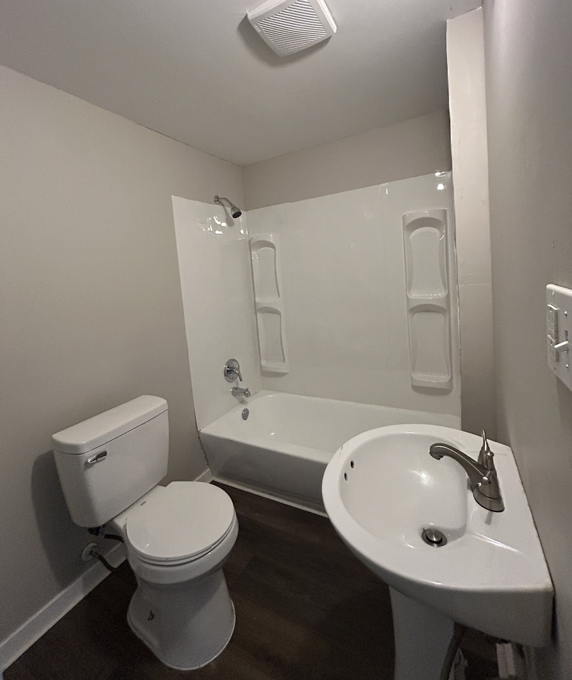 1609 34th St Sw - Photo 2 of 6