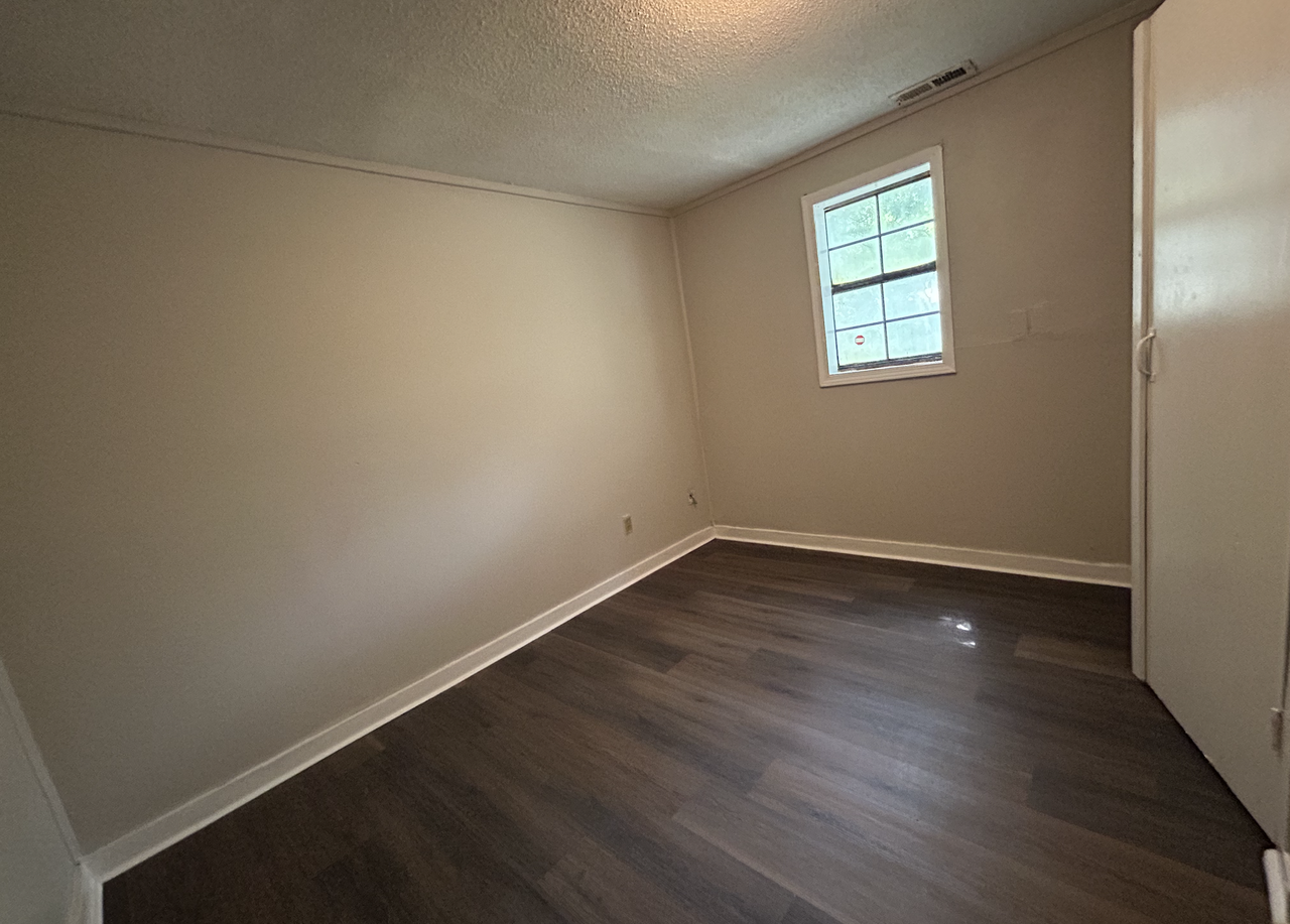 1609 34th St Sw - Photo 4 of 6