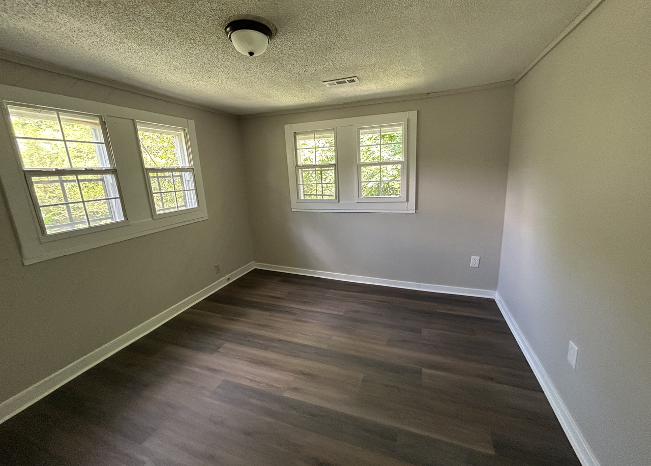 1609 34th St Sw - Photo 5 of 6