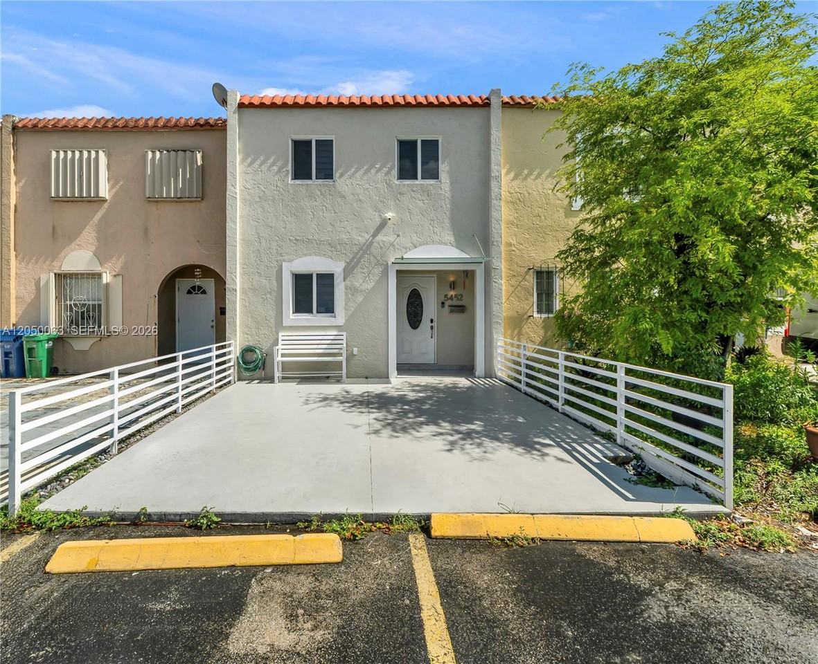 5452 Nw 169th Ter