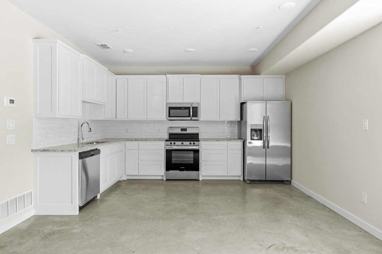2290 W Tarleton St #105 - Photo 4 of 11