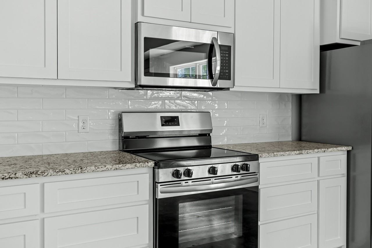 2290 W Tarleton St #105 - Photo 5 of 11
