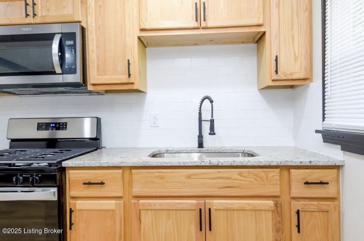 9203 Wilson Ave - Photo 4 of 15
