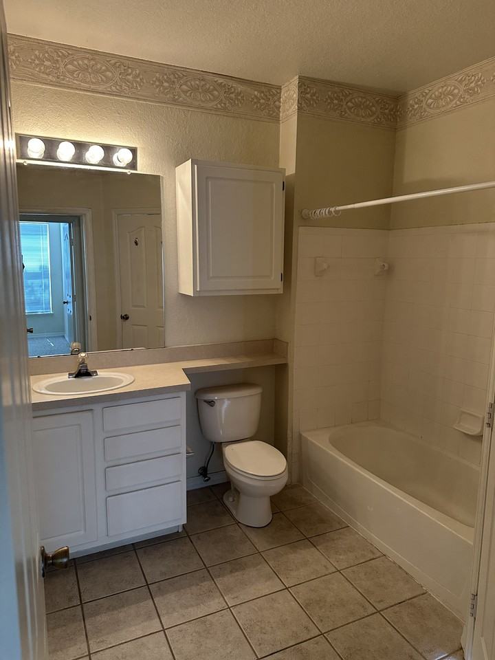 5703 Legacy Crescent Pl - Photo 4 of 10