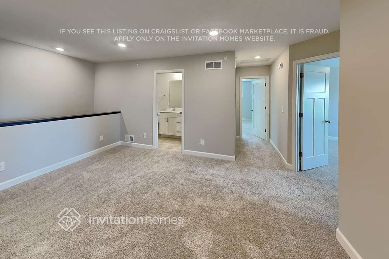 10916 Zest St Ne #D - Photo 6 of 20