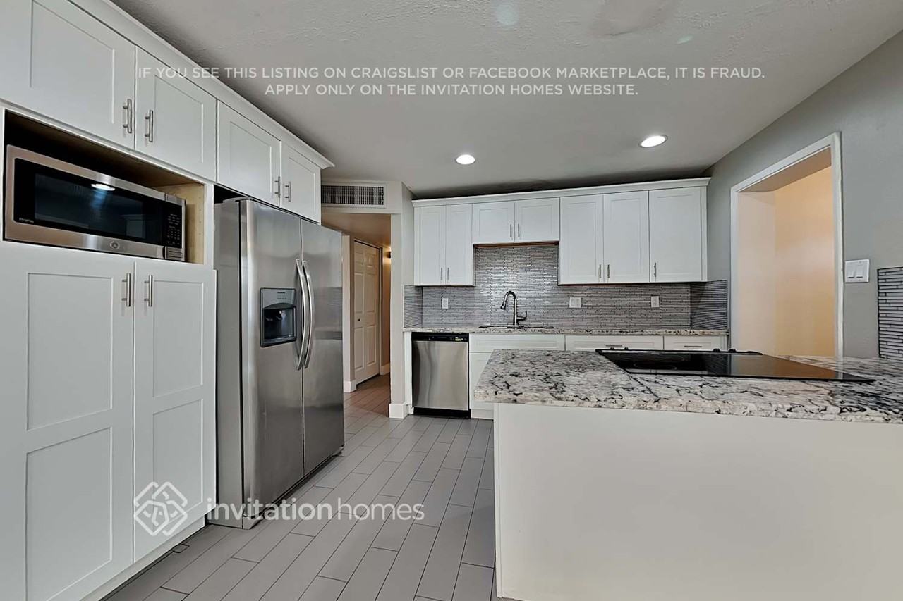 7501 E Latham St - Photo 7 of 17