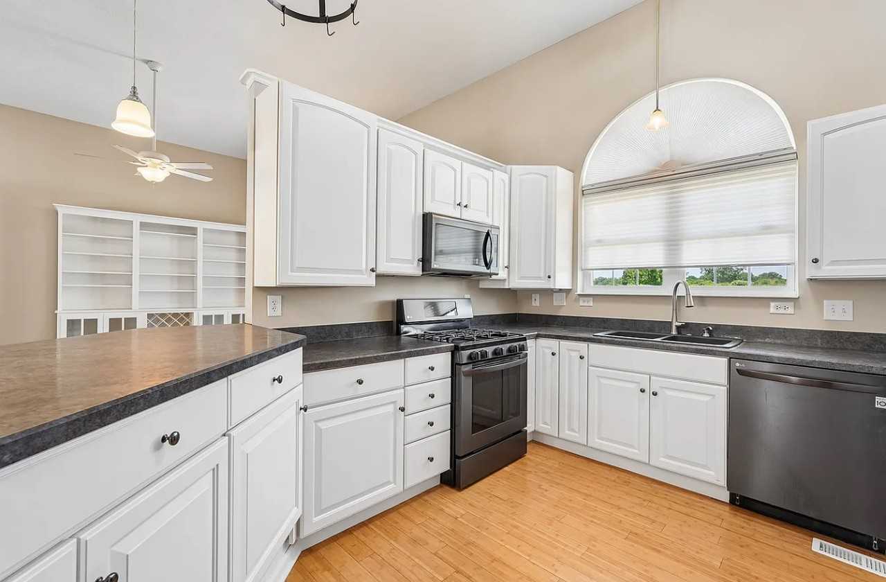 479 Oak Drive - Photo 3 of 15