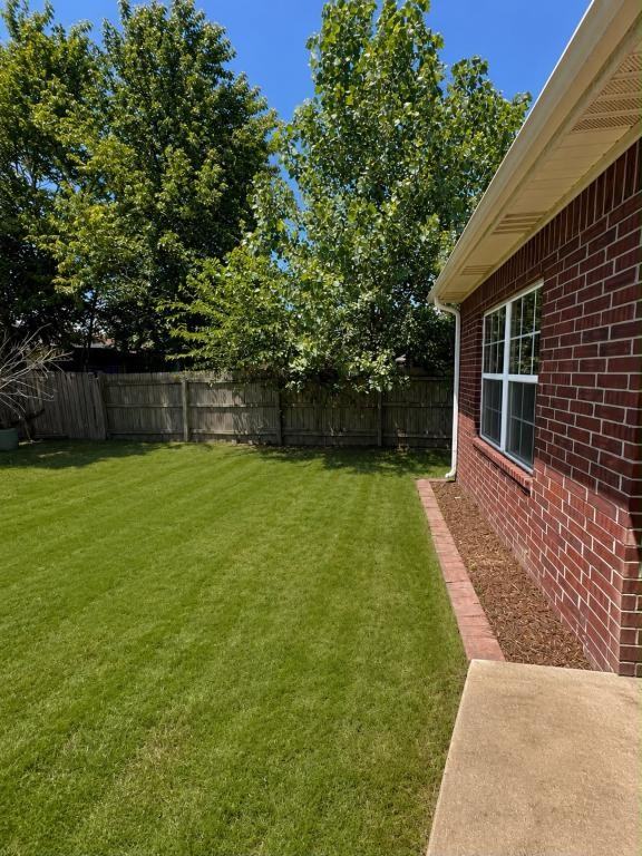 1208 N 22nd Pl - Photo 5 of 15