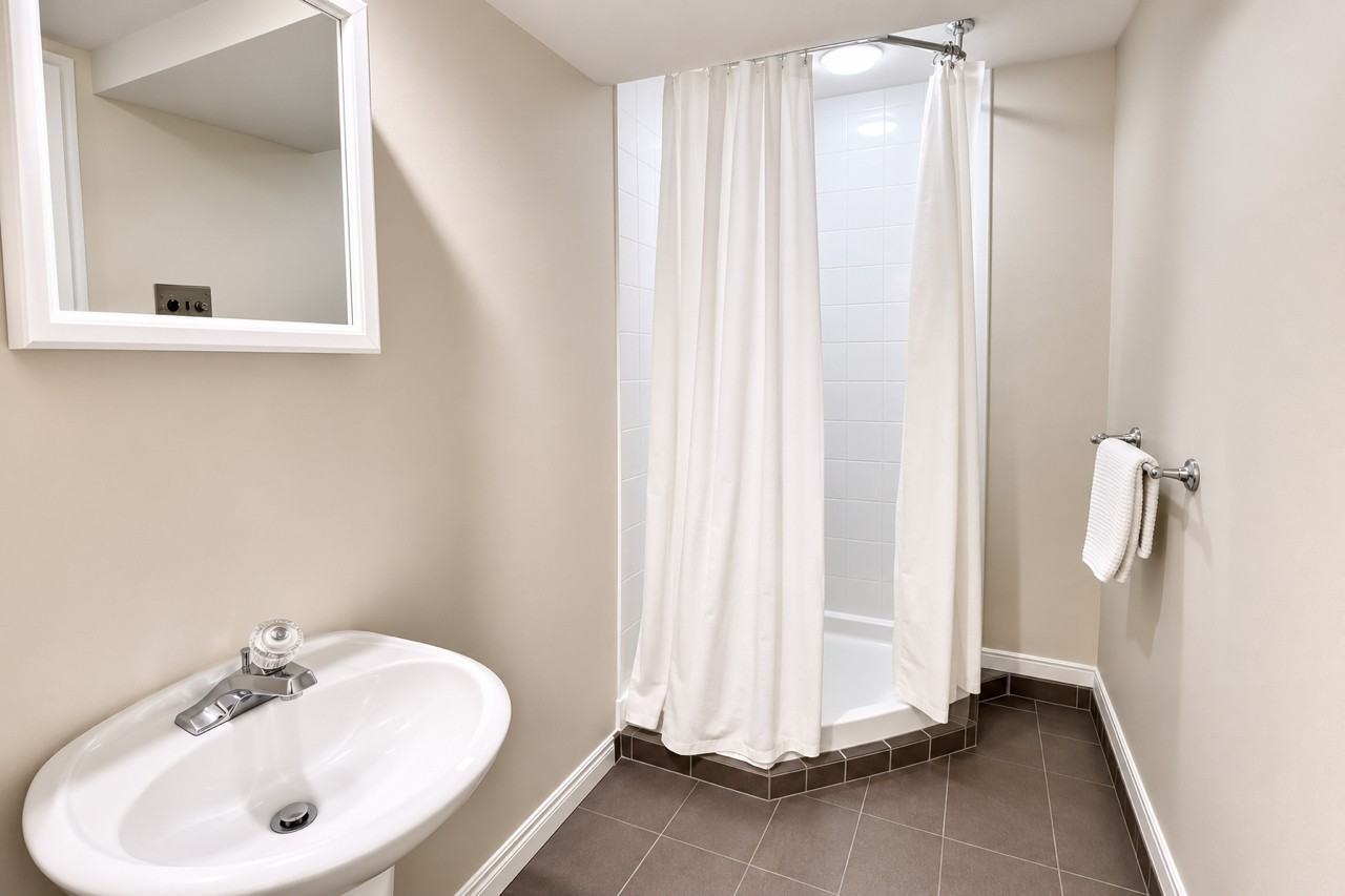 1040 W 19th St - Photo 17
