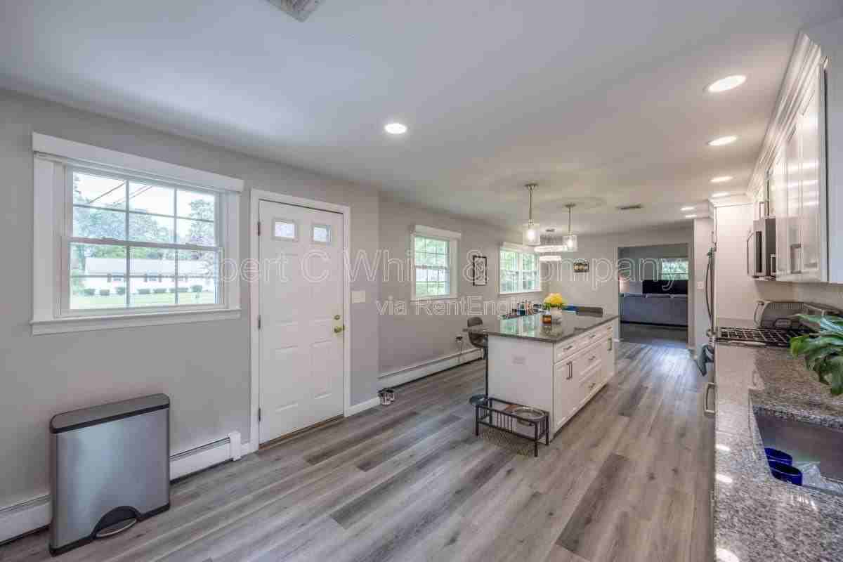 17 Dover Rd - Photo 3 of 10