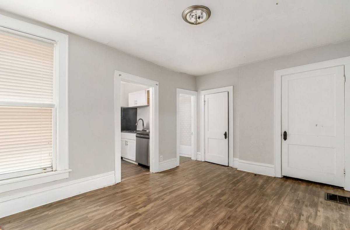 24 E 2nd Ave #4 - Photo 3 of 10