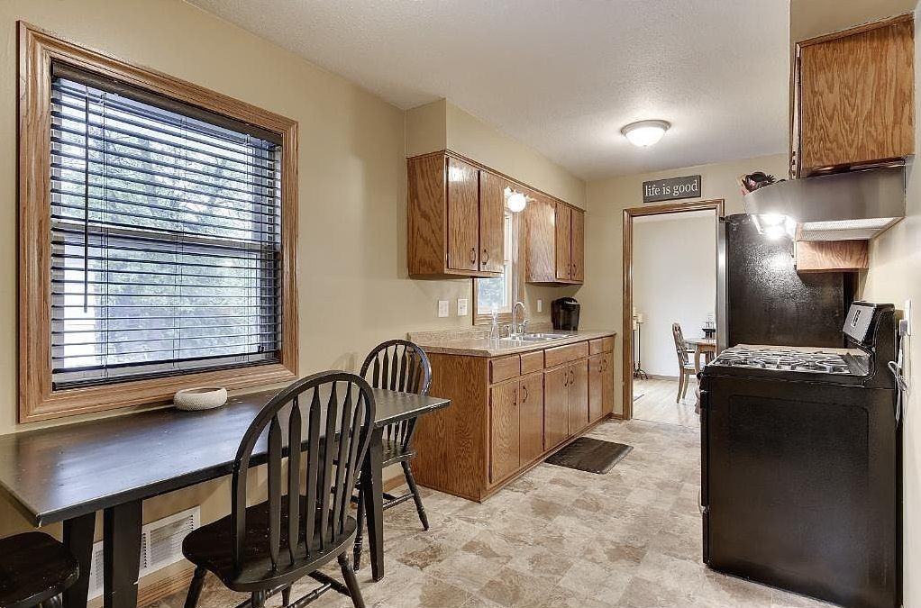 10682 Jefferson St Ne - Photo 6 of 16