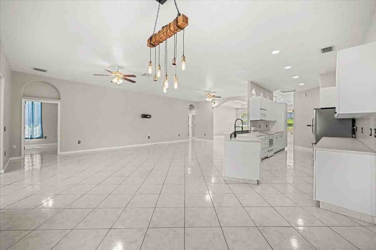 13848 Vista Del Lago Blvd - Photo 5 of 20