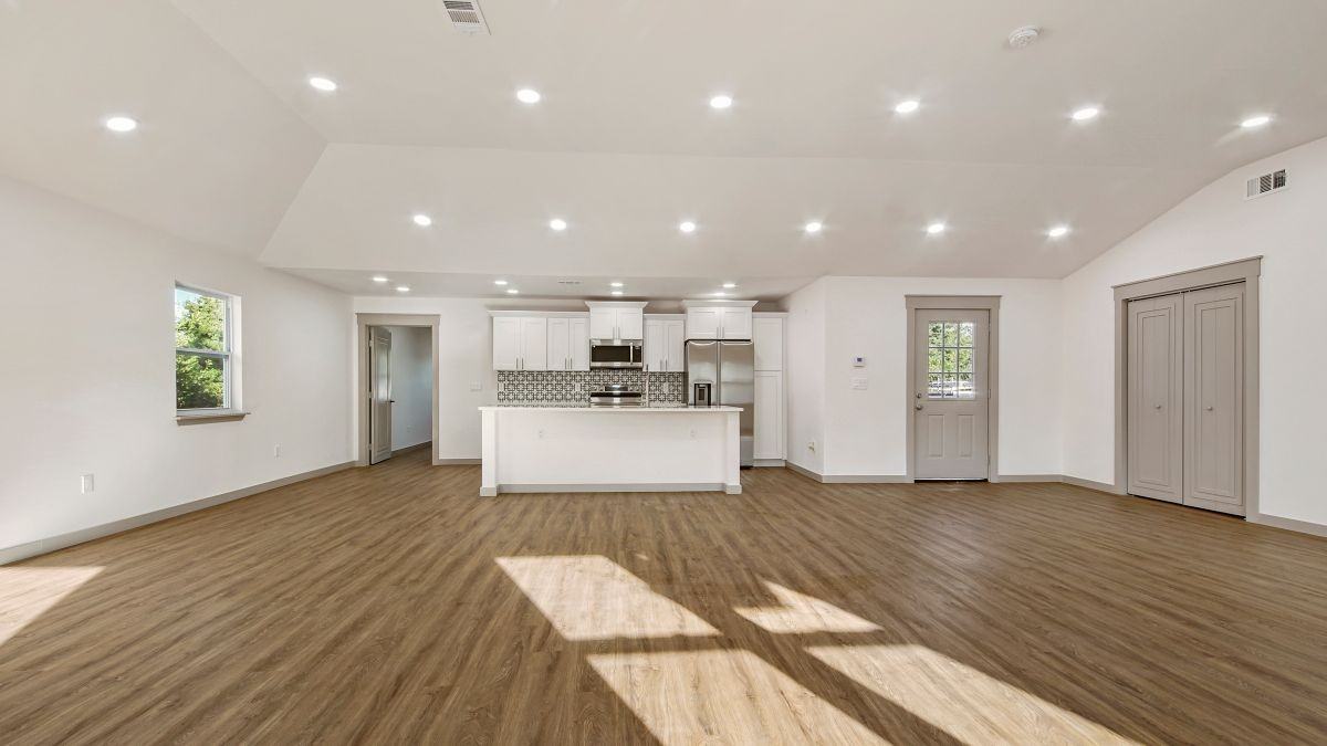 112 N Gayle Ave - Photo 2 of 33